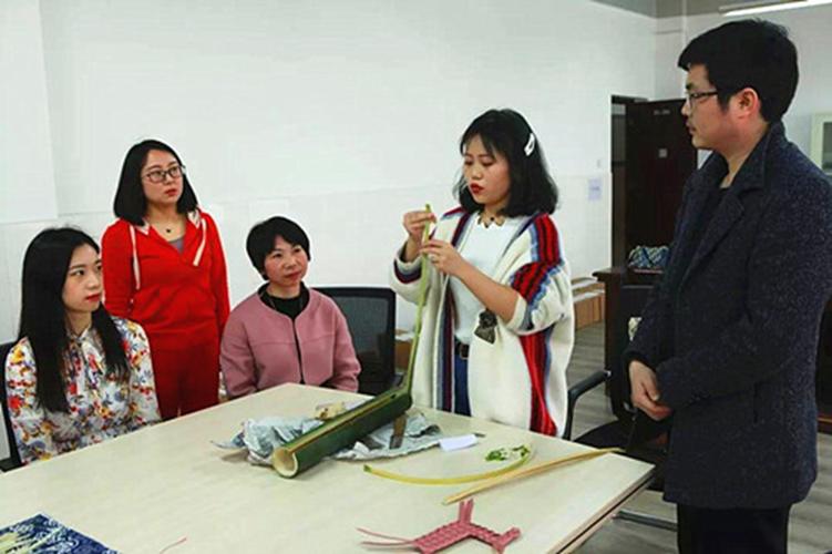 竹编diy创意协会共同策划和精心组织的竹艺文化国际交流活动,在外国语